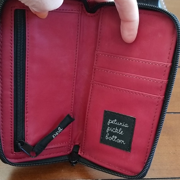 😍 PETUNIA PICKLE BOTTOM WRISTLET - Picture 5 of 8